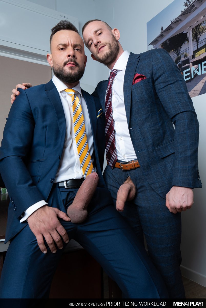 miguelsolo611's tweet photo. 💥𝐍 𝐄 𝐖
❤️‍🔥@7Ridick is an executive secretary responsible for attending to his big dicked boss @sirpeeterreal's every need.
"𝐏𝐫𝐢𝐨𝐫𝐢𝐭𝐢𝐳𝐢𝐧𝐠 𝐖𝐨𝐫𝐤𝐥𝐨𝐚𝐝" will be released on Friday on @Menatplaycom
 🎬Directed by @RaulMarcos15 &amp; @Business1Couple https://t.co/r6pHBubwWK