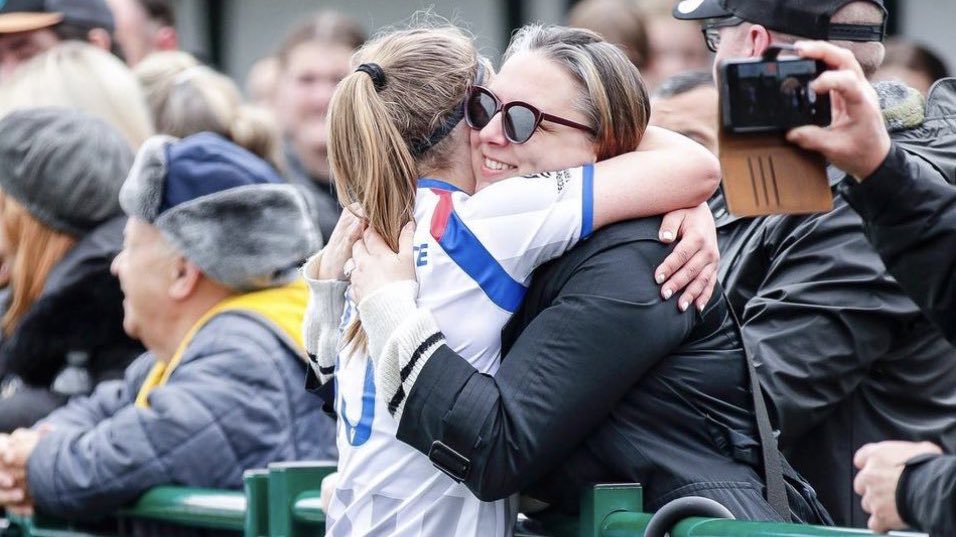 DWFCWomen's tweet photo. Today we celebrate…

⚽️ Player mums
💖 Supporter mums
🤝 Volunteer mums
🕊️ Mums who can't be with us

Happy Mother’s Day, may you always have your flowers 💐💘 https://t.co/x4zSPc6fjG