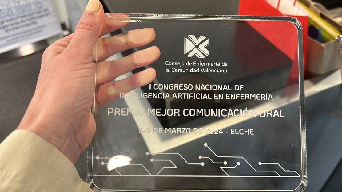noeenlace's tweet photo. Raquel Peña #enfermera de #GAPTF #SCS participa en el #ICongresoNacionalIAEnfermeria organizado por @enfercecova en #Elche con "TITANIABOT: Tu Compañera y confidente en el camino hacia el empoderamiento" y consigue el primero premio a la mejor comunicación. Enhorabuena! https://t.co/hZsnzsqFPS