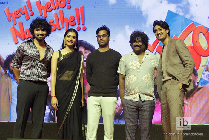 Hey Hello.. Namasthe' song unveiled by Oscar winner Chandra Bose and popular director KV Anudeep పాత‌బ‌స్తీలో వినూత్నంగా విడుద‌లైన ‘పతంగ్’ లిరిక‌ల్ వీడియో సాంగ్హే.. హ‌లో.. న‌మ‌స్తే సాంగ్‌ను విడుద‌ల చేసిన ఆస్కార్ విన్న‌ర్ చంద్ర‌బోస్‌, పాపుల‌ర్ డైరెక్ట‌ర్ కేవీ అనుదీప్