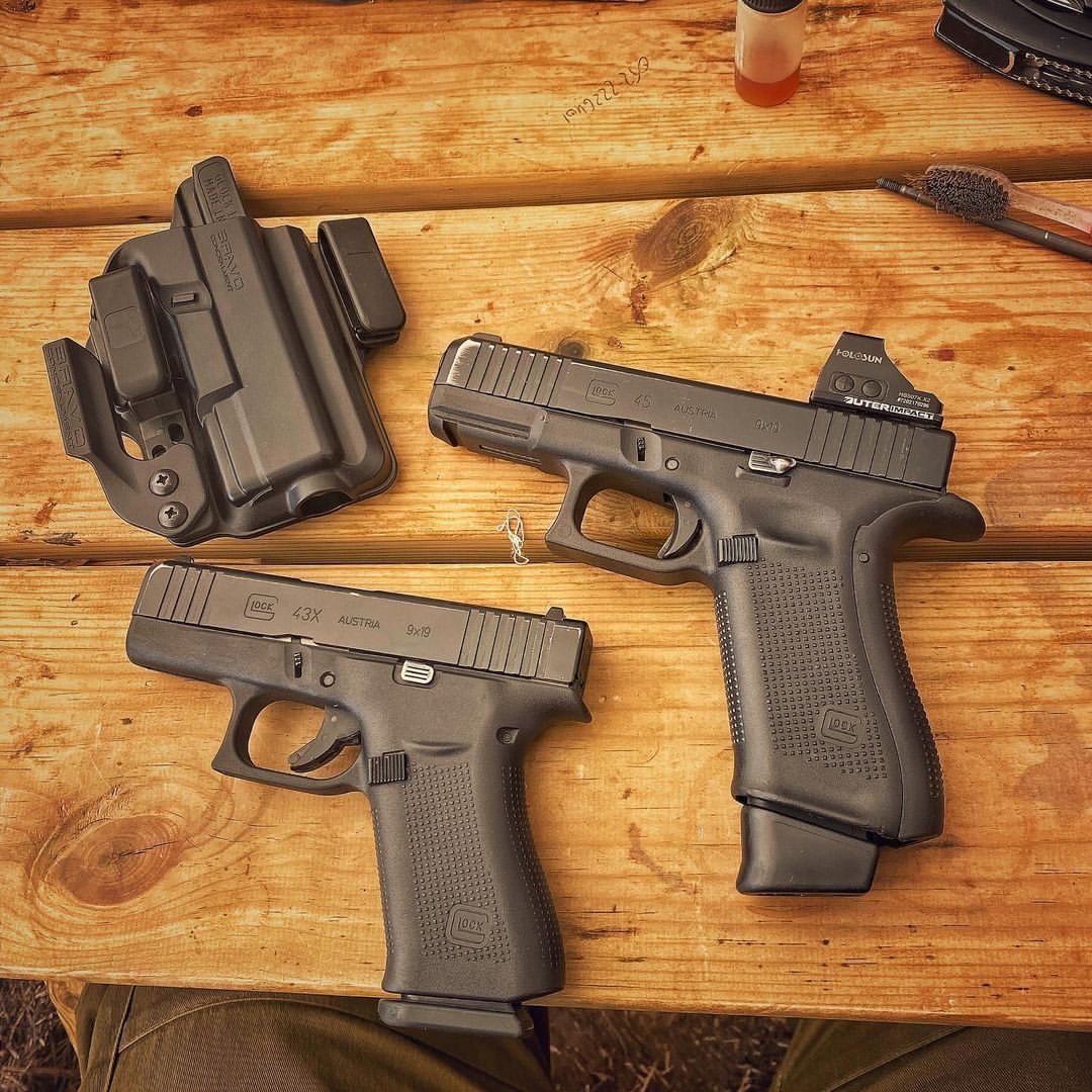 Glock 45 or Glock 43X for everyday concealed carry?

#israel #edc #everydaycarrygear #everydaycarry #firearms #glock #glock45 #glock43x #holosun #507k #holosun507k #cleaning