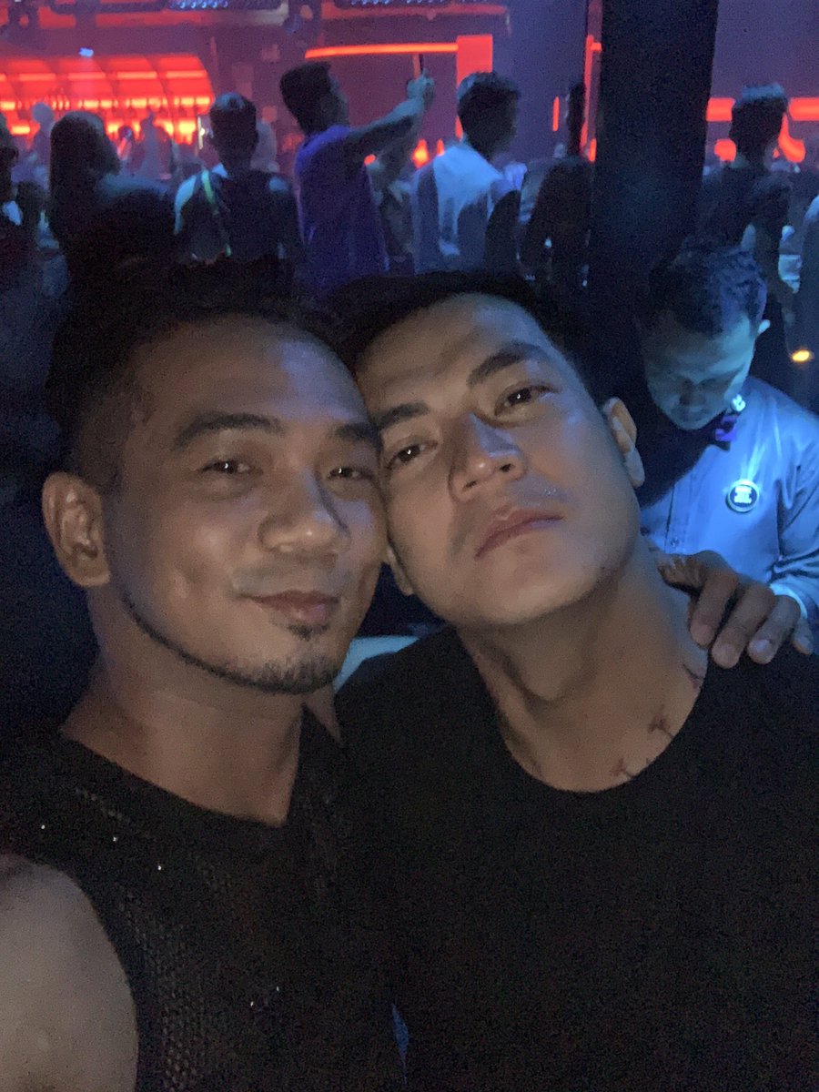 Diordadi's tweet photo. Maga nahamogan sa #intensitymnl 😂 https://t.co/cdHcd4XtNj