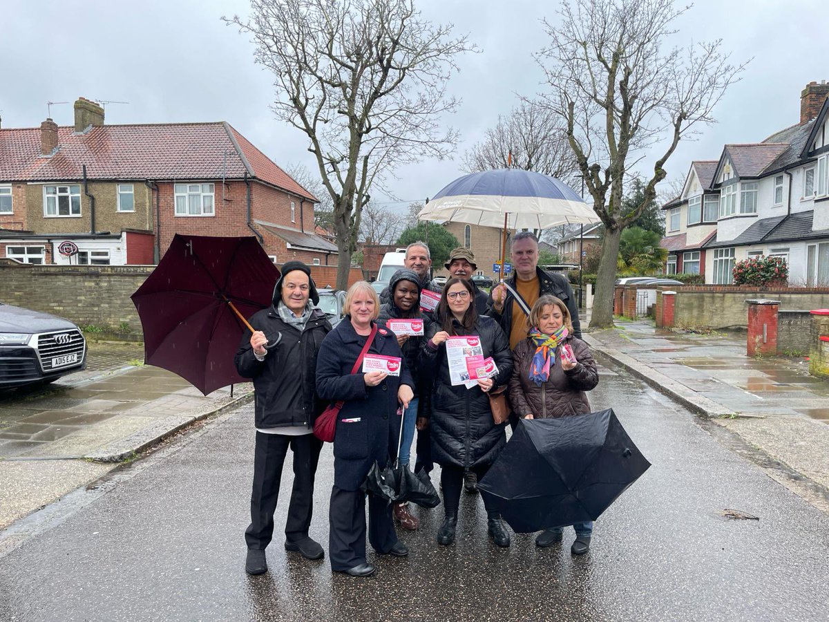 A very wet morning doesn’t stop the #LabourDoorstep for @SadiqKhan and @LondonLabour with @enfield_labour @SWG_Labour !