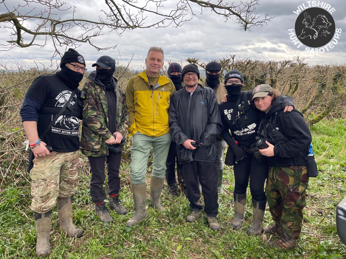 Massive respect to <a href="/ChrisGPackham/">Chris Packham</a> who took a trip to the Mendips to witness first hand the carnage and criminality that accompanies virtually every trail hunt in the land.  The Mendip Farmers Hunt are no different, if anything they’re one of the worst,
2/