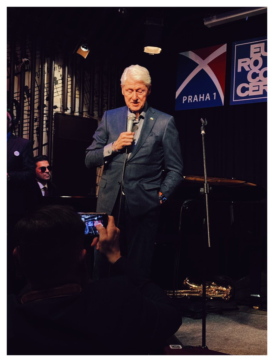 bijan's tweet photo. A magical night at the Reduta in Prague @BillClinton @prezidentpavel https://t.co/l460uIE71e