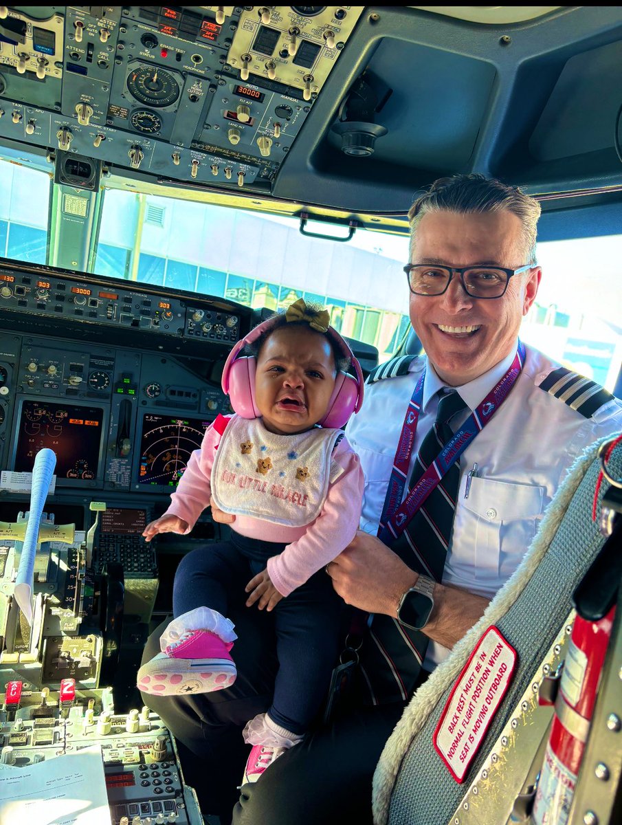 HOLLYandherEGO's tweet photo. When you realize vacation is over 🥹 …..
landed home #STL 📍
@southwestair #cohearts💙💛❤️ #swalife #swababy https://t.co/nQRg0pt25n