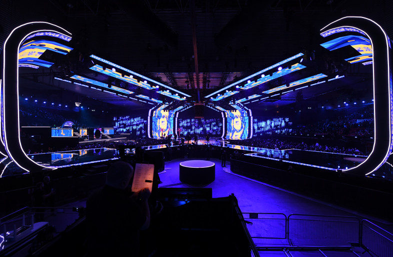 Euroregions_'s tweet photo. ¡Bilbao nos espera! La capital vizcaína acogerá la próxima edición en el Bizkaia Arena, sede de los MTV EMA de 2018, con Almudena Cid como maestra de ceremonias. https://t.co/h4CbO46qBx