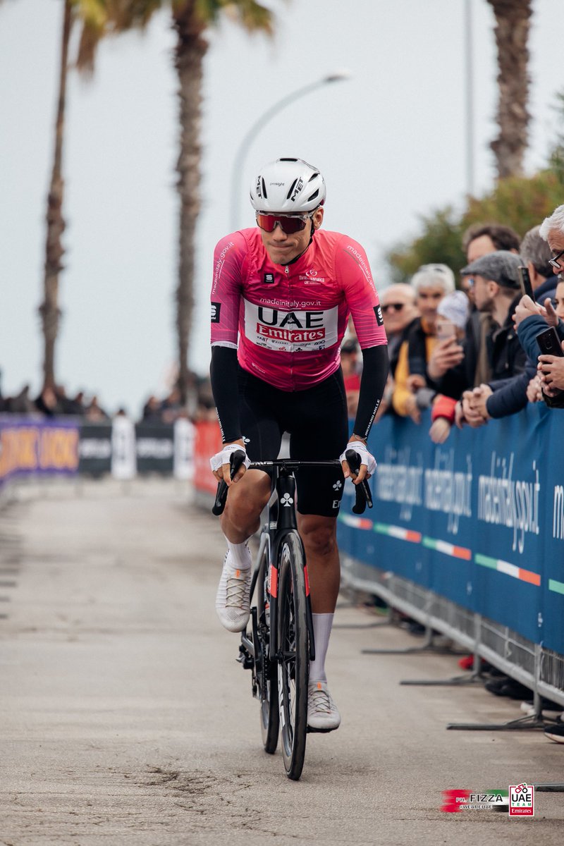 Juan Ayuso (@juann_ayuso) on Twitter photo Terminamos esta <a href="/TirrenAdriatico/">Tirreno Adriatico</a> con el segundo puesto en la general final, una victoria de etapa y maillot blanco. Gracias a todos mis compañeros por cuidar de mí esta semana 🙏🏼. Ahora unos días modo ✈️ 😴.
<a href="/TeamEmiratesUAE/">@UAE-TeamEmirates</a>
Terminamos esta <a href="/TirrenAdriatico/">Tirreno Adriatico</a> con el segundo puesto en la general final, una victoria de etapa y maillot blanco. Gracias a todos mis compañeros por cuidar de mí esta semana 🙏🏼. Ahora unos días modo ✈️ 😴.
<a href="/TeamEmiratesUAE/">@UAE-TeamEmirates</a>
