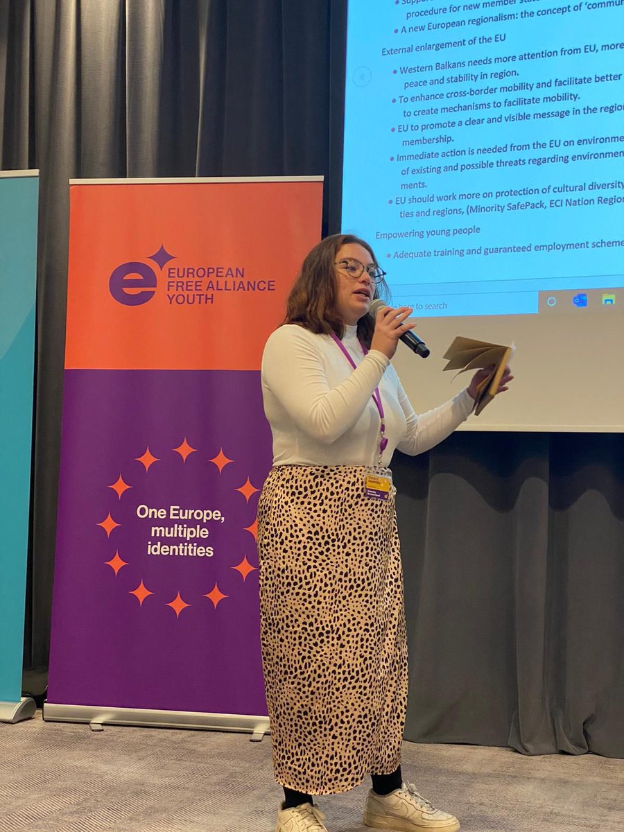 Thank you to <a href="/valentinasercla/">Valentina Servera Clavell</a> for her commitment to both YSI and <a href="/EFA_Youth/">EFAY</a> over the last four years in her role as president, and previously as YSI international officer. 🏴󠁧󠁢󠁳󠁣󠁴󠁿🇪🇺