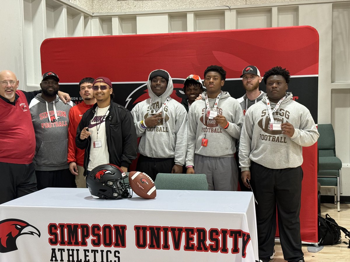 Proud to announce my commitment to Simpson University where I’ll be chasing dreams and building a legacy. Let’s make history…🔴⚫️🏴‍☠️ #AGTG🙏🏿 @SimpsonUFball @CoachG_Simpson @_CoachEmbry @CoachGrimshaw76