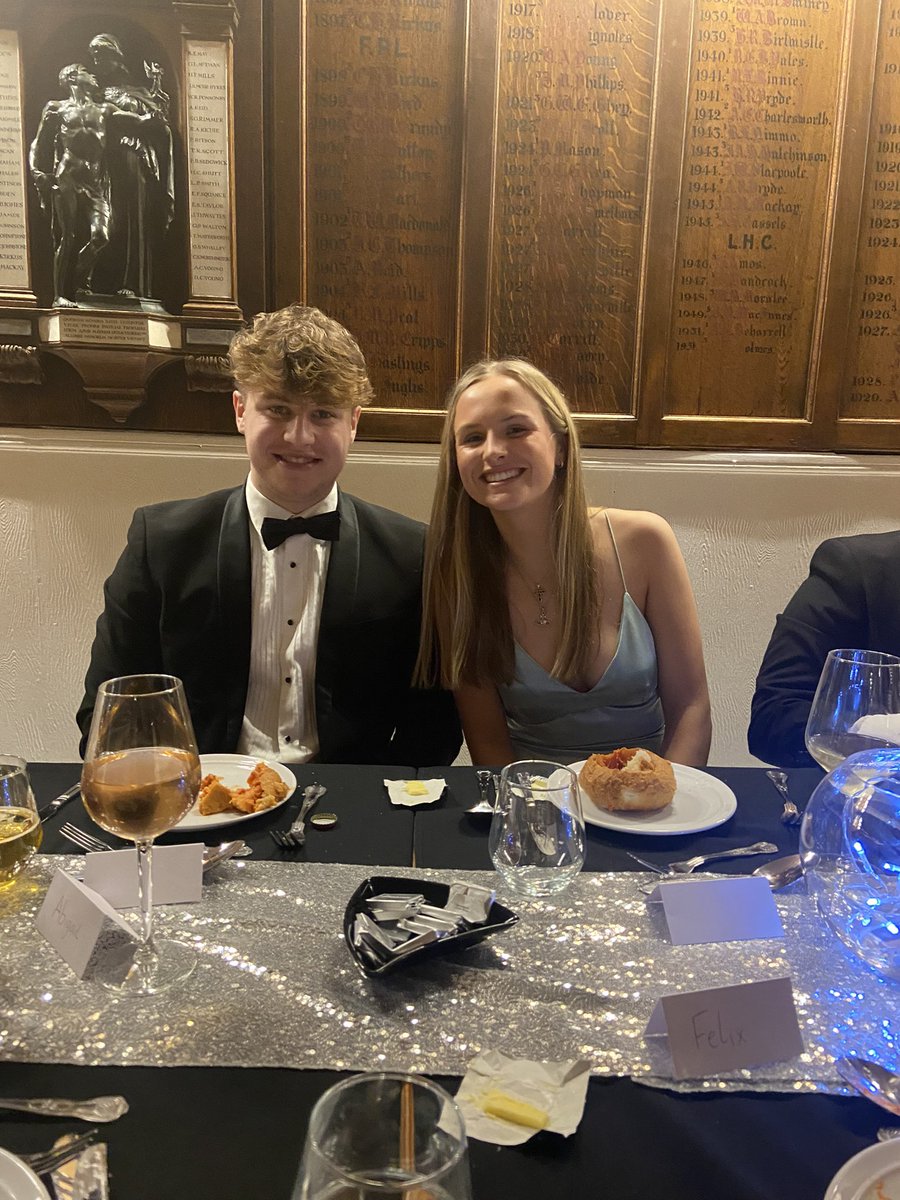 A great evening with @WinderHouse and @Evans_Sedbergh Year 13 last night! 🖤🐺🤍