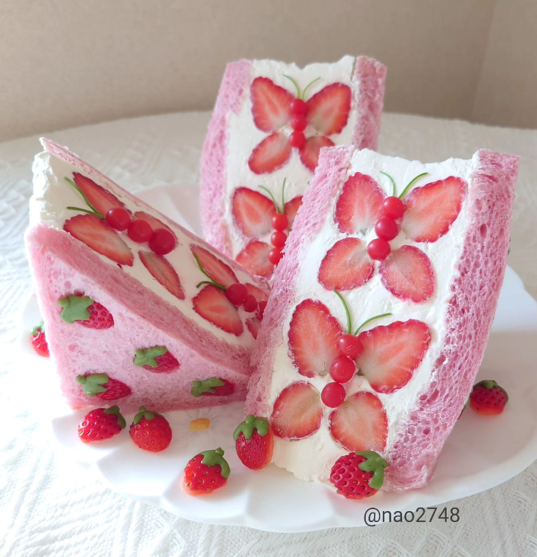 Strawberry butterfly sandwiches made by nao2748