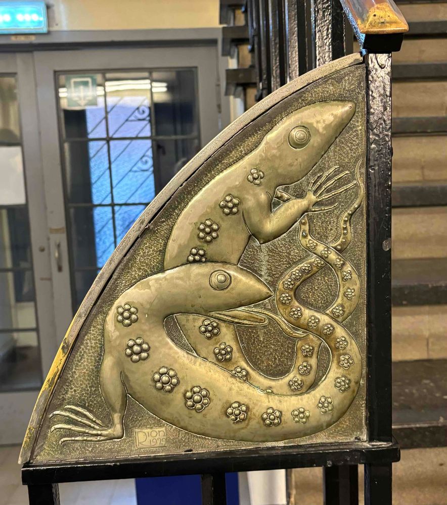 Hums youtu.be/a79iLjV-HKw?si… after visiting some fantastic houses during BANAD festival