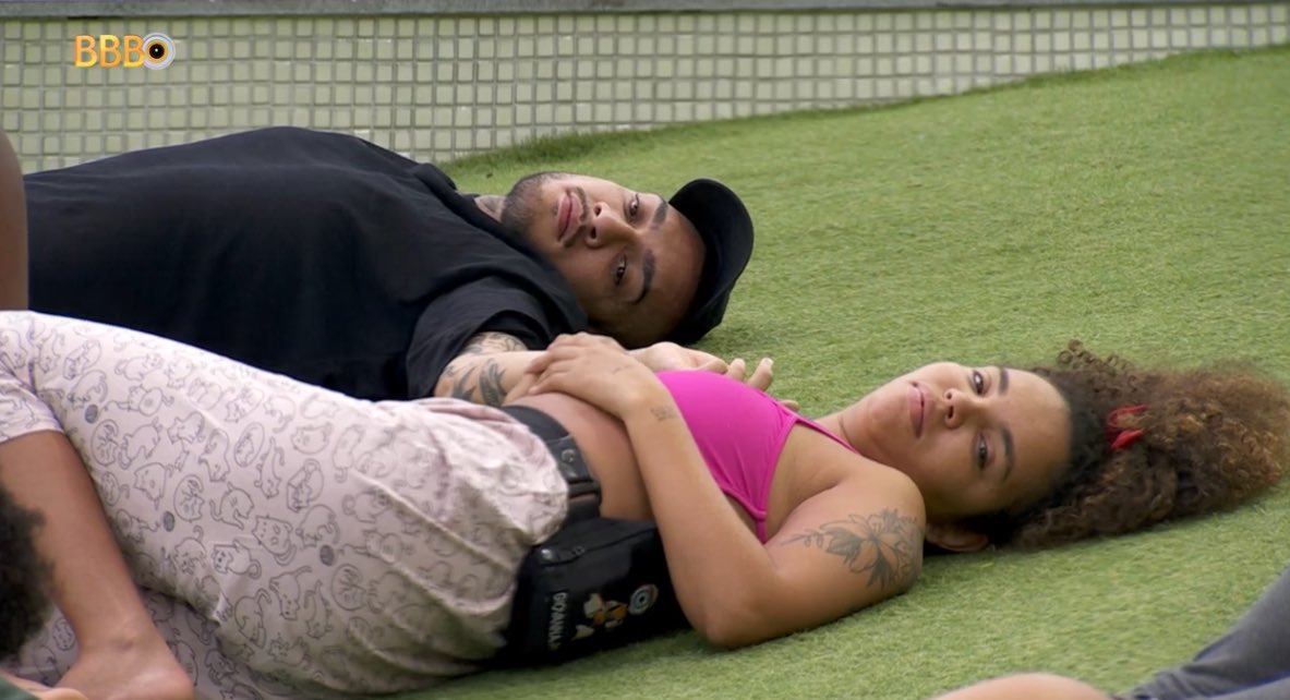 Dantinhas's tweet photo. Bin Laden disse que parou de mandarem champagne nas festas. Leidy disse que desde que Wanessa saiu, a produção não mandou mais. #BBB24 https://t.co/OFpEQVoavG