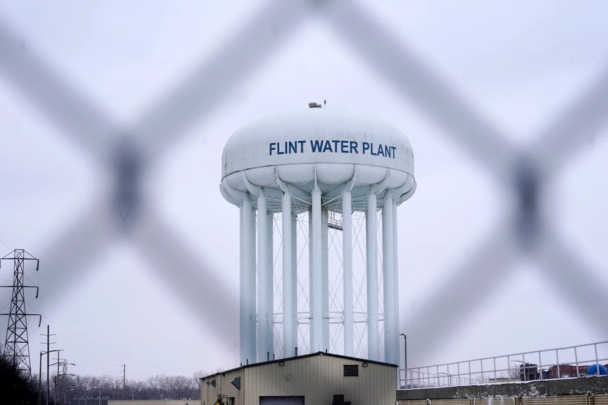 DailyLoud's tweet image. 10 years after lead poisoning, Flint Michigan residents still haven't seen a penny from $626.25 Million legal settlement.