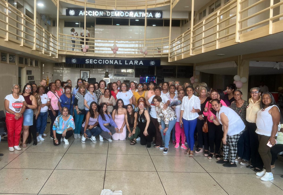 edgarzambranoad's tweet photo. #10Mar | @ADemocratica en resistencia Seccional Lara, ayer realizó tres actividades en su sede la Pochocha, CES ampliado, día del campesino, y día internacional de la mujer. Sendas oportunidades para compartir con estas estructuras del partido de Rómulo ¡AD conecta con su pueblo! https://t.co/gpYPX4uSg0