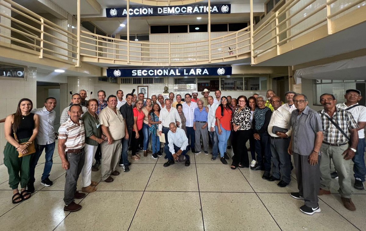 edgarzambranoad's tweet photo. #10Mar | @ADemocratica en resistencia Seccional Lara, ayer realizó tres actividades en su sede la Pochocha, CES ampliado, día del campesino, y día internacional de la mujer. Sendas oportunidades para compartir con estas estructuras del partido de Rómulo ¡AD conecta con su pueblo! https://t.co/gpYPX4uSg0