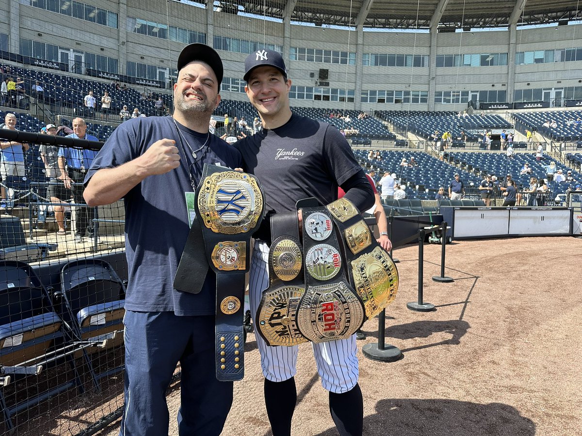 #AEW Continental Crown Champion Eddie Kingston with <a href="/Yankees/">New York Yankees</a> pitcher Tommy Kahnle at Spring Training

#YANKSonYES