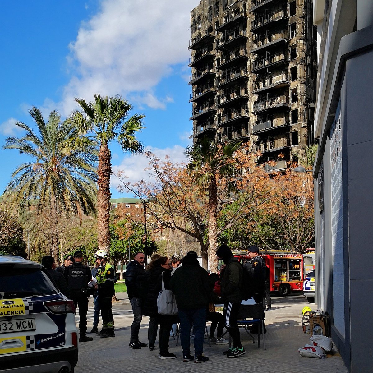 Witnessed swift and efficient post-fire operations in #ValenciaFire: a reassuring sight. However, painful to relive the disaster and recognize the persistent threat of such incidents. Authorities must prevent these fires, not just waking up to tragic aftermaths. #incendioValencia