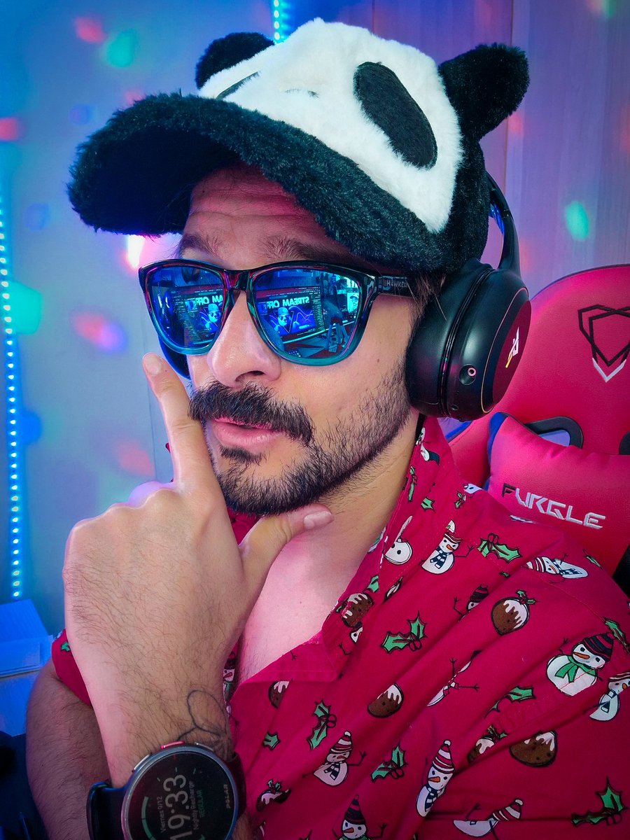 Zoren7's tweet photo. @GoodGamers @FortniteGame Almost  me. https://t.co/mBcMl8cXaB