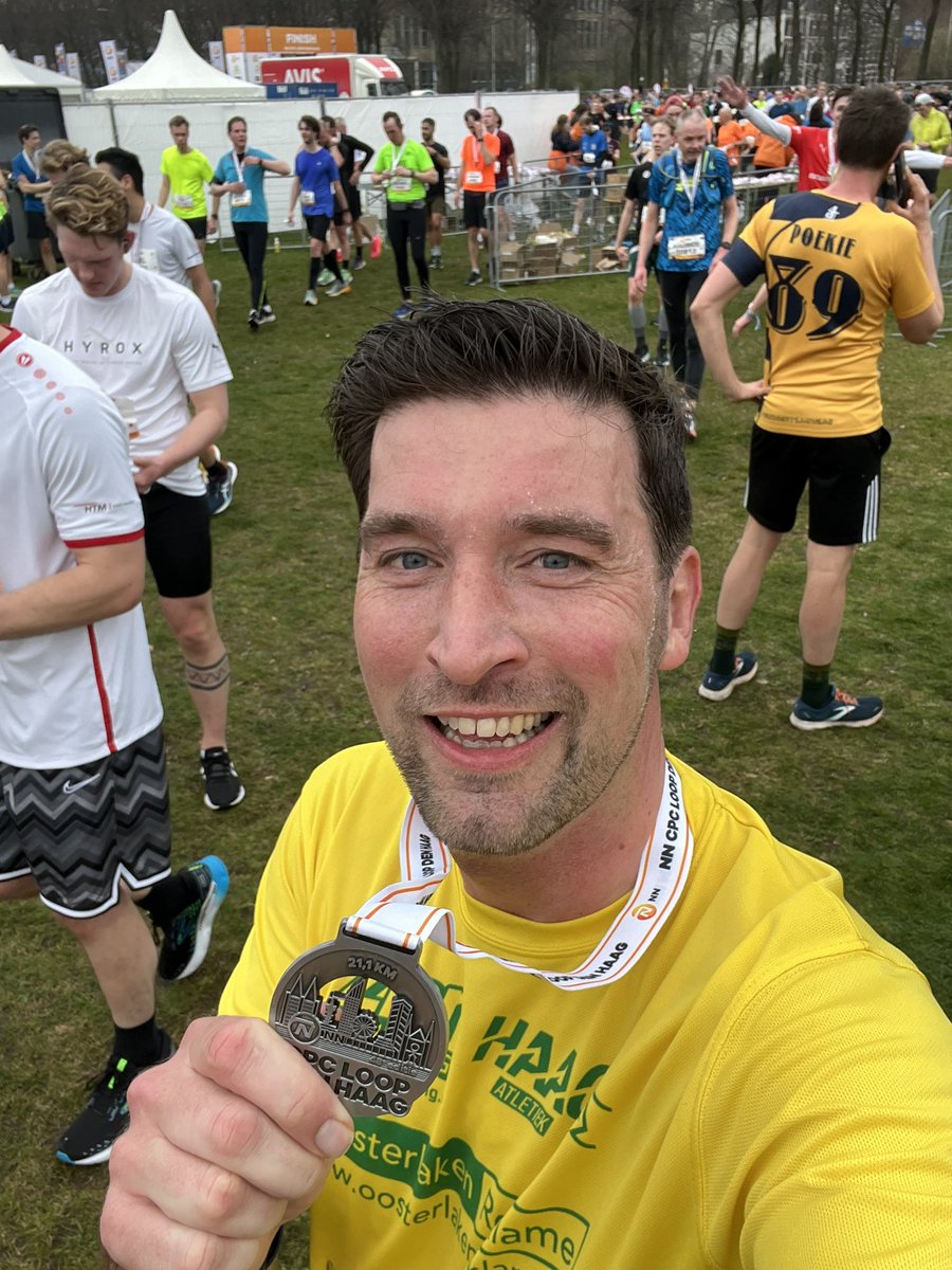 RvanAsten's tweet image. Geweldige editie van de @CPCLoopDenHaag! Lekker weer, veel enthousiast publiek en alles top begeleid door organisatie, vrijwilligers en hulpdiensten! Veel lopers gesproken en gezien uit alle windstreken van Nederland en de wereld! 🌍 #denhaag #cpcloop