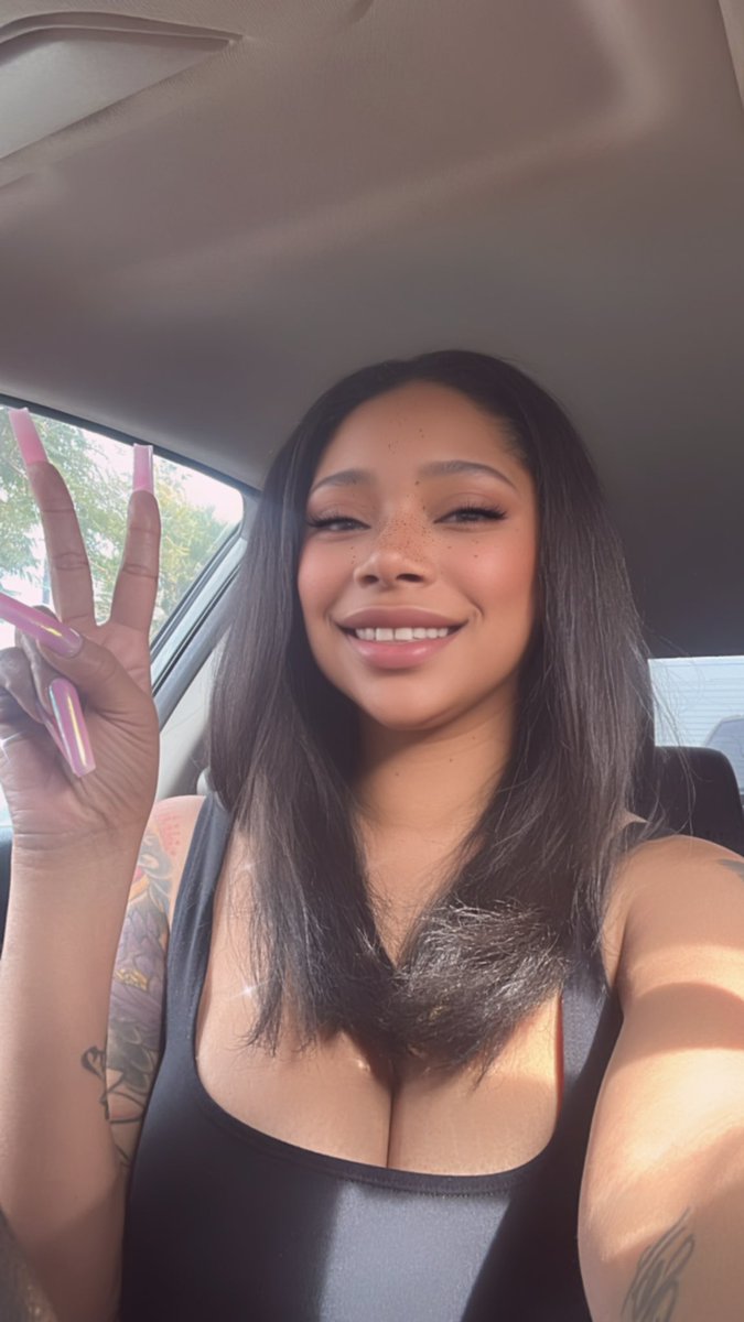 LuckyGReynaY2K's tweet photo. This is 41💇🏾‍♀️🙏🏾🎉🥹Happy Bornday to MEEEEEE🎈🙌🏽🎊🥳 https://t.co/yJBbGo9d1j
