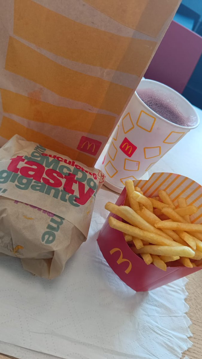 Bora almoçar? 🍔🍟🥤 @McDonalds_BR #mequinobbb