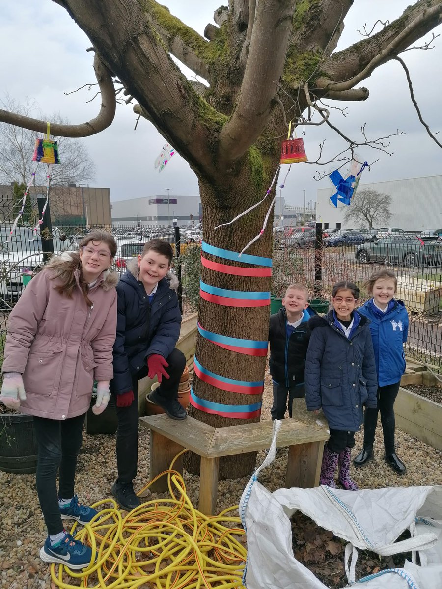 WindsorParkFalk's tweet image. Before and after photos of The Sensory Centre garden. What a transformation. #FVSC #UNCRC #RRS #ARTICLE29