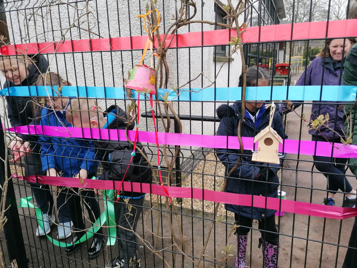 WindsorParkFalk's tweet image. Before and after photos of The Sensory Centre garden. What a transformation. #FVSC #UNCRC #RRS #ARTICLE29