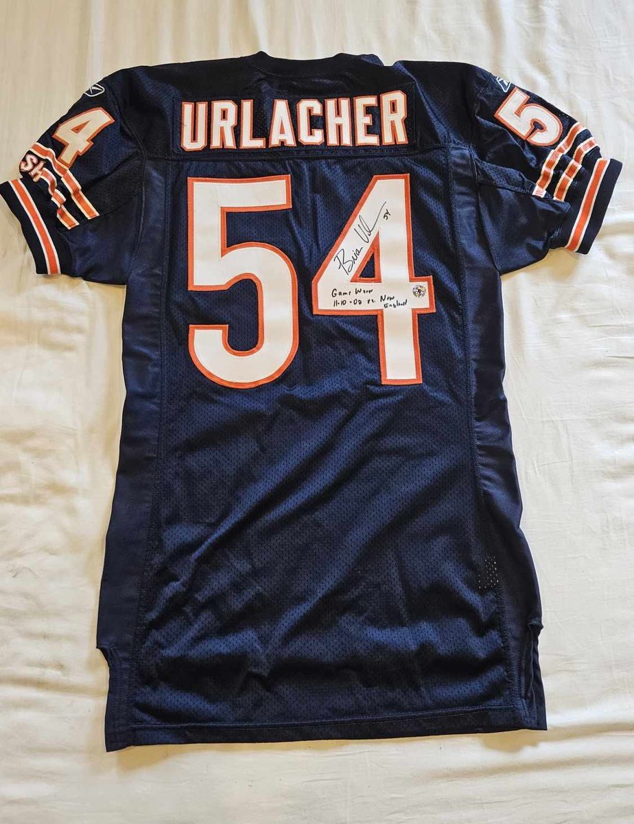 When the jersey of one of your favorite players lands in your hands, and it comes with the stat of having an interception off of the greatest QB to ever play the game 😍

#ChicagoBears #GameWorn #GameUsed #JerseyJunkie