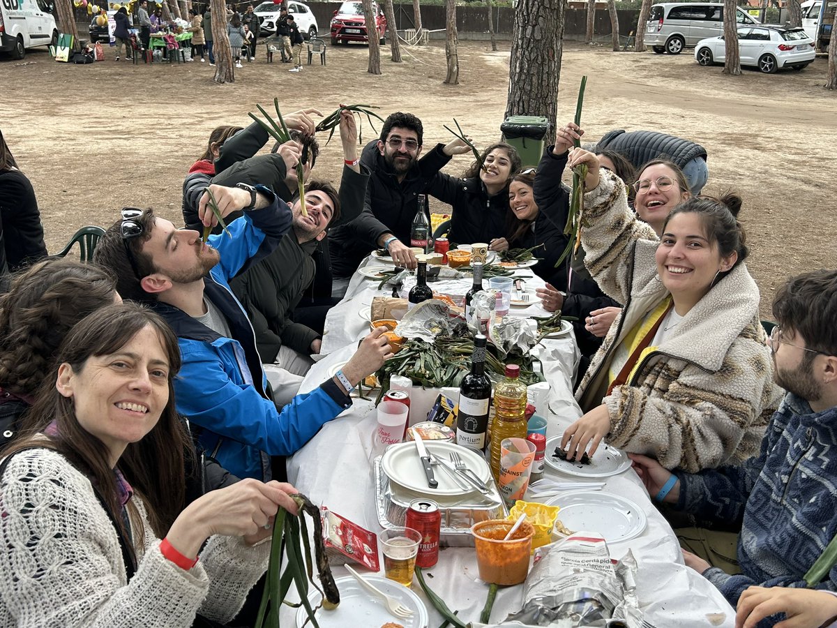 Calçotada 2024 @MalumbresLab @maus_lab @seoaneja @MateMaus @fran_mj88 @VHIO #canceresearch @BarrigaLabVHIO @radiomicsVHIO @seoanelab @radiomicsVHIO @odiasee lo