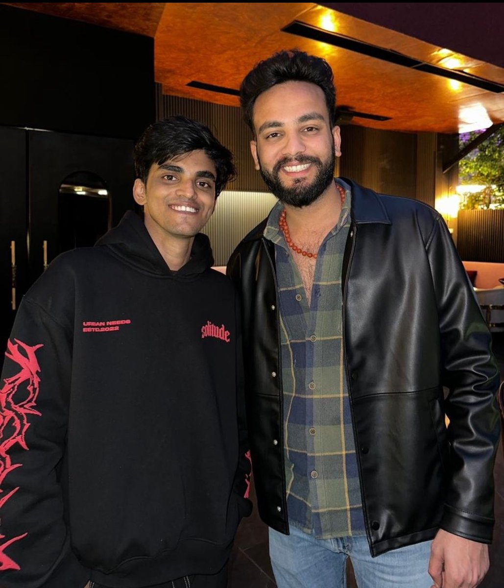backchood007's tweet photo. Bhaichara on top❤️❤️
#ElvishYadav #Maxtern https://t.co/pk6glQG9SE