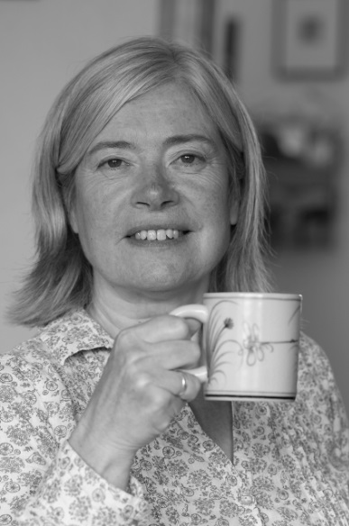 gaelicinlondon's tweet photo. Comunn Gàidhlig Lunnainn @ComunnGL are holding an evening with Gaelic poet Meg Bateman on 6 April. Details on the link below. To whet your appetite, here's a poem of Meg's that is a perennial favourite in the London Gaelic class @GaelicCL. https://t.co/iFSoLdPgqR