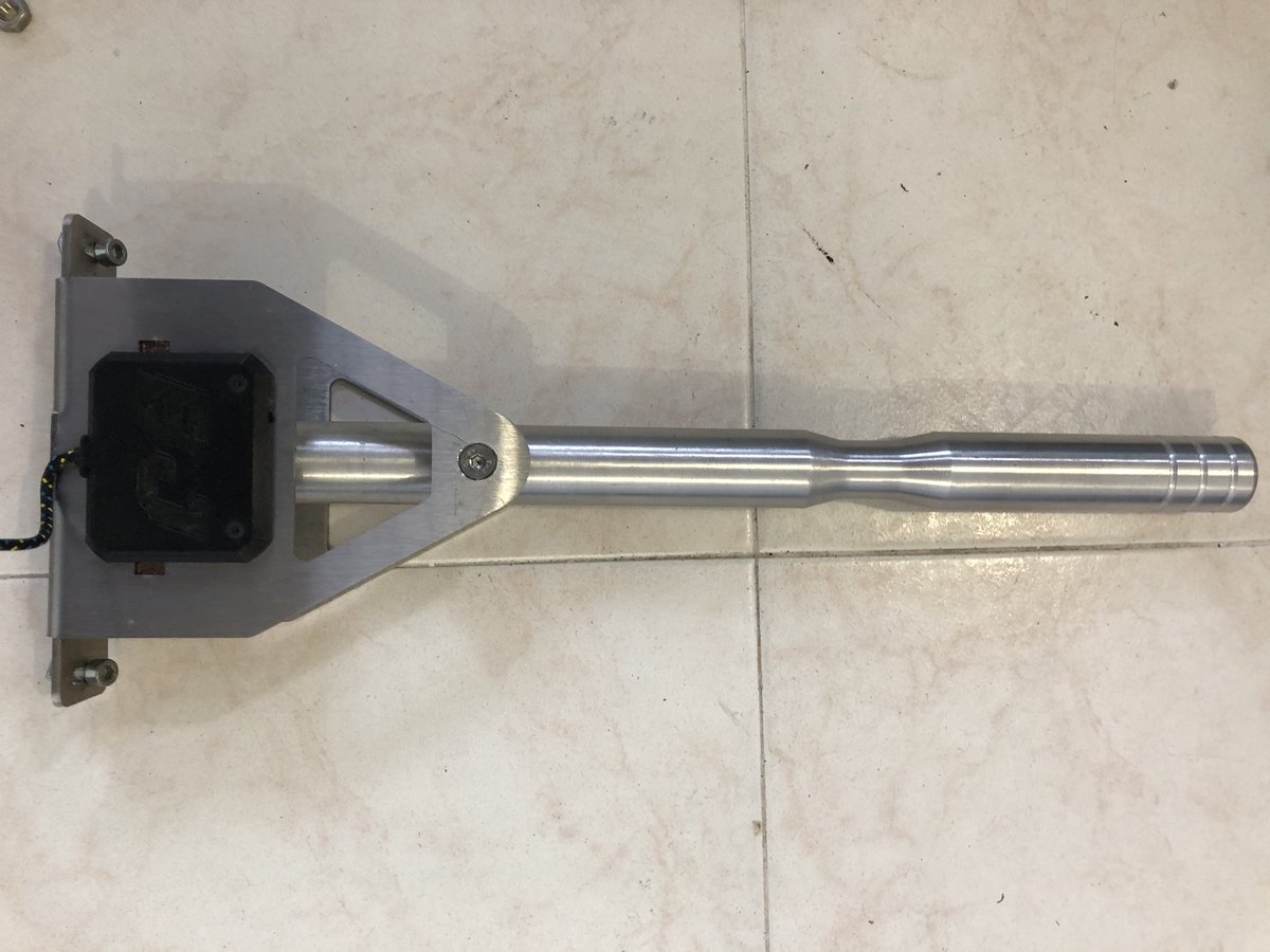 ¡Chasis vendido!
Dejo algunas fotos más de lo que me queda por otros usuarios que han preguntado. 

Gracias por los que habéis Reposteado ❤️