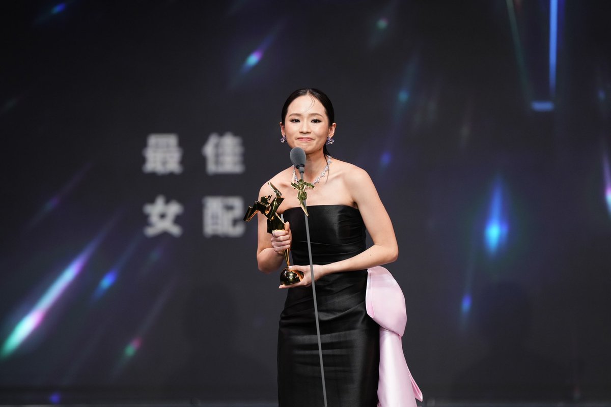 AsianFilmAwards's tweet photo. 【AFA17 Best Supporting Actress】
Rachel LEUNG (In Broad Daylight)
#AFA17 #The17thAsianFilmAwards #AsianFilmAwards
#RachelLEUNG #InBroadDaylight #白日之下 https://t.co/MJM01J1spJ