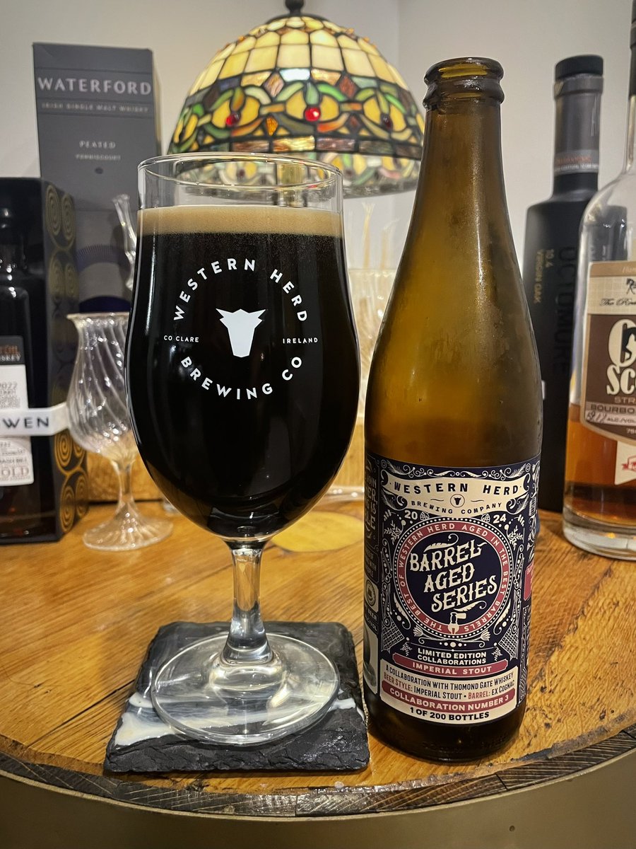 I didn’t post about this yesterday because I was too busy enjoying it, but this is another blockbuster from @brjrklhr at @WesternHerd. I love the usage of so many de-bittered dark malts in the grain bill. Lovely rich & warming w/ some sweetness w/o becoming cloying. Bravo! 🤘🤘