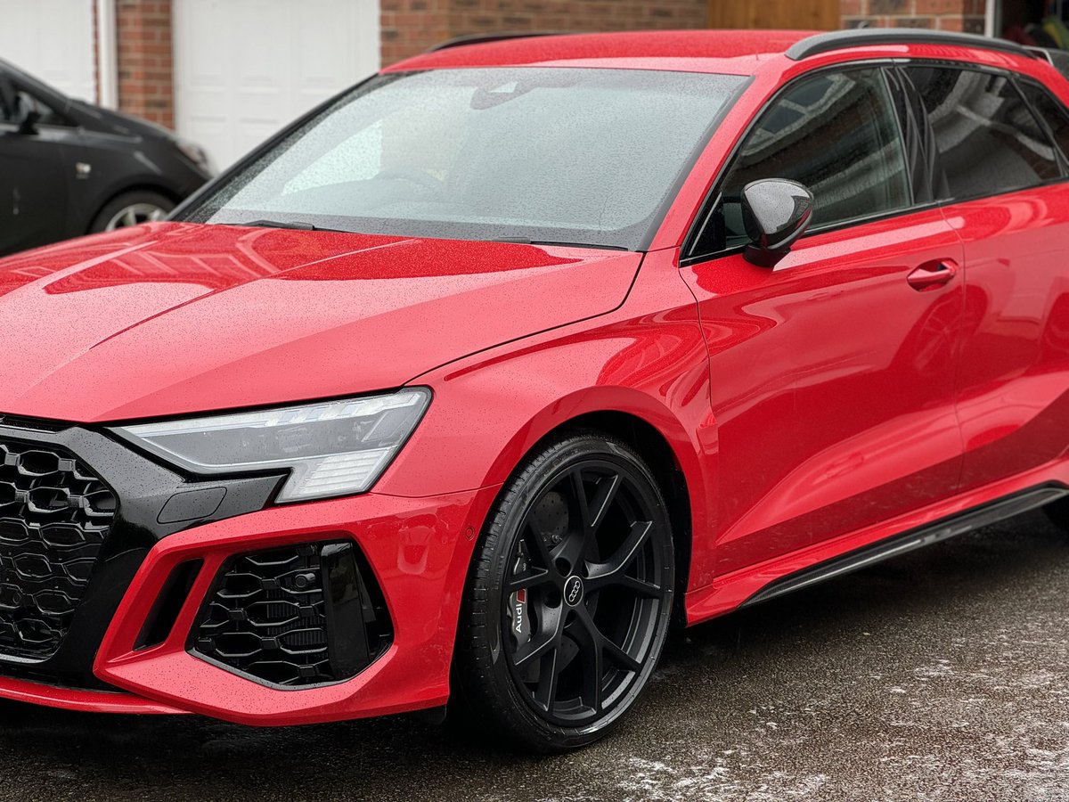 ScorpionDetail1's tweet photo. What a nice motor. In for maintenance  wash.. 

450bhp of burbling 2.5ltre engine.. can see the attraction based on idle sound for sure. 

#audi #clean #nice #scorpioned #wetclean https://t.co/sLrl5BLVxe