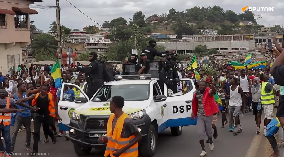 sputnik_afrique's tweet photo. Le #Gabon réintègre la Communauté des États d’Afrique centrale.
Le pays a été suspendu de la #CEEAC ainsi que de l'#Unionafricaine après le renversement d'Ali Bongo #Ondimba en août 2023 jusqu’à un "retour à l’ordre constitutionnel".
https://t.co/Q3IZ94nOEA https://t.co/Yn1JYUNNmm