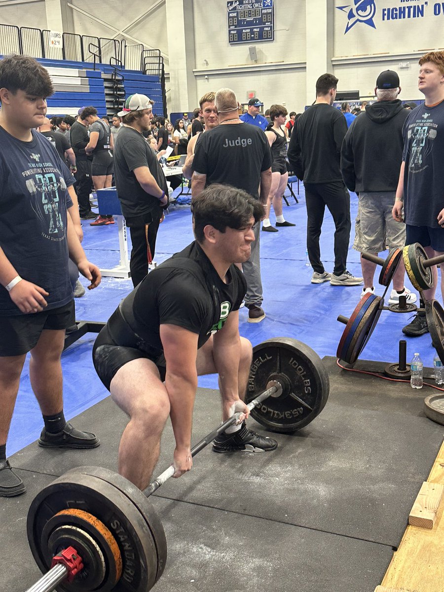 CoachR_Jones's tweet photo. The Iron Cubs showed out at the regional meet! Setting PRs, breaking records and getting to State. Great season by all of the guys but we’re not done yet. https://t.co/1vymYIFBRw