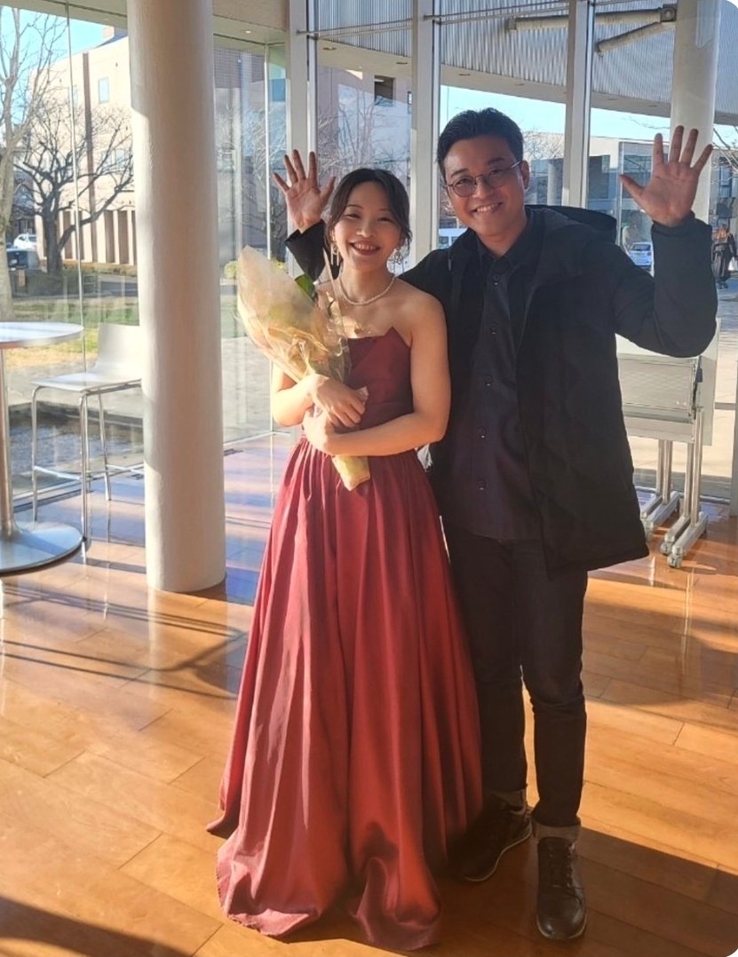 rsax0717's tweet photo. 3/9 『卒業代表演奏会』に出演させて頂き、フランクのヴァイオリンソナタより第4楽章を演奏いたしました。

加藤先生と家族と他にもお世話になった方々に見守られながら、大学生として最後のソロの本番を終えられたこと、本当に嬉しく幸せな時間でした😌
自分の音楽と向き合ってこれからも精進します。 https://t.co/9lYlax7qNr