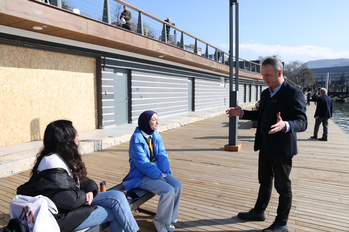dromerselimalan's tweet photo. 📍Sahil/Liman Gezi yolunda gençlerimizin keyifli sohbetlerine ortak oldum. 

Gençlerimizin enerjisi gücümüze güç katmaya devam ediyor. 

Kıymetli hemşehrilerimizin samimi sohbetleri, yakın ilgilerinden dolayı ayrıca teşekkür ediyorum. https://t.co/tTq79q0laI