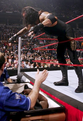 wrestle_hist's tweet photo. 3/10/2008
The Undertaker defeated Mark Henry in a Casket Match on RAW from the Bradley Center in Milwaukee, Wisconsin.
#WWE #WWERaw #Undertaker #TheDeadMan #AmericanBadass #MarkHenry #WorldsStrongestMan #SexualChocolate #CasketMatch https://t.co/dnjMfYPK98