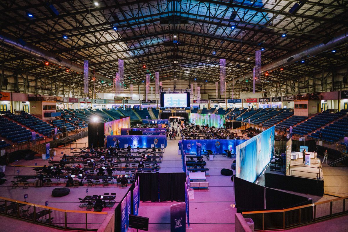 EthereumDenver's tweet photo. big tent, blank canvas https://t.co/ixJCi8hVre