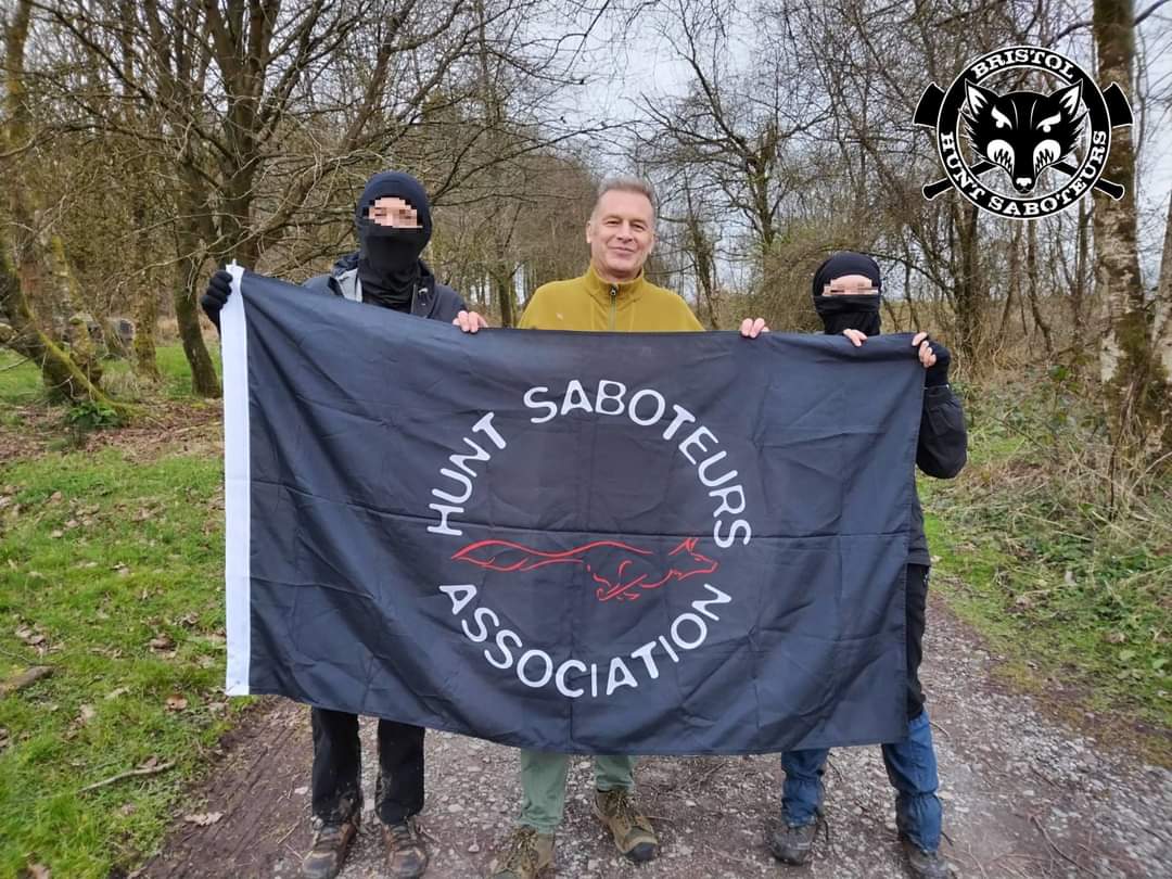Chris Packham (<a href="/ChrisGPackham/">Chris Packham</a>) at the Mendip Farmers Hunt yesterday with @bristolhuntsabs as well as other HSA groups. He got to see with his own eyes that trail hunting is nothing but a smokescreen