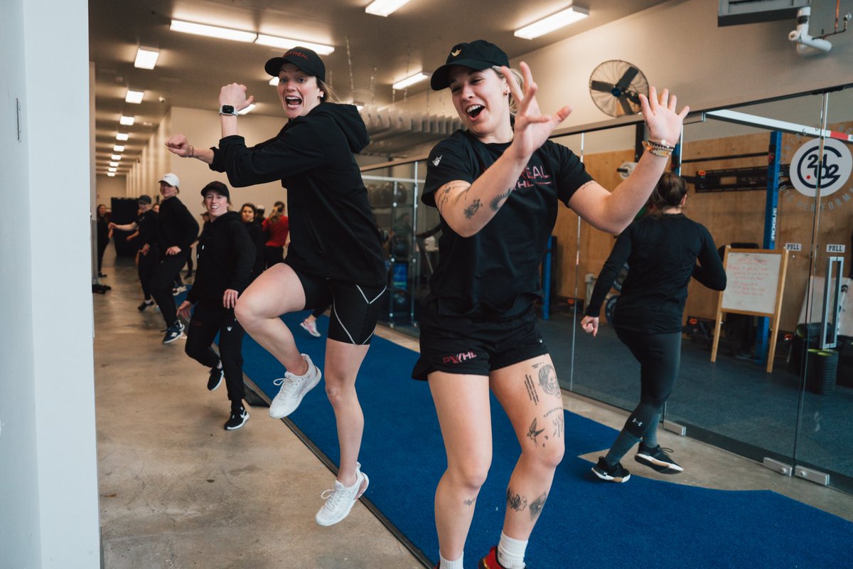 x - Victoire de Montréal (@pwhl_montreal) on Twitter photo On est de retour à la maison 😁
Mood: when you play at home On est de retour à la maison 😁
Mood: when you play at home
