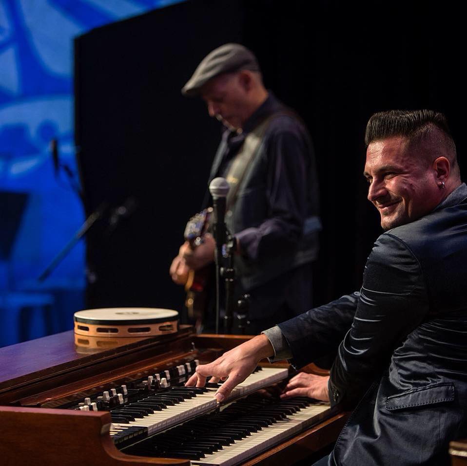 Thank you very much ABS Magazine for this wonderful portrait: a brief report on my whole career, about wonderful encounters, superbly and really thoughtfully written by Robert Sacré, journalist, author and expert on afroamerican music. 

absmag.fr/raphael-wressn…