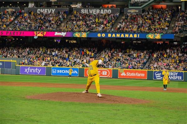 TheSavBananas's tweet photo. Wow, wow, wow. Houston, thank you for a historic night of Banana Ball. Nothing quite like a walk off win in front of 41,000 fans in our MLB Stadium Debut. On top of that we had Roger Clemens and Roy Oswalt suit up in yellow and take the mound, a dance number that'll stop you in your tracks, and so much more. You made our dreams come true this weekend, Houston. 💛
 
Now it's time to call Baton Rouge - see you this weekend!