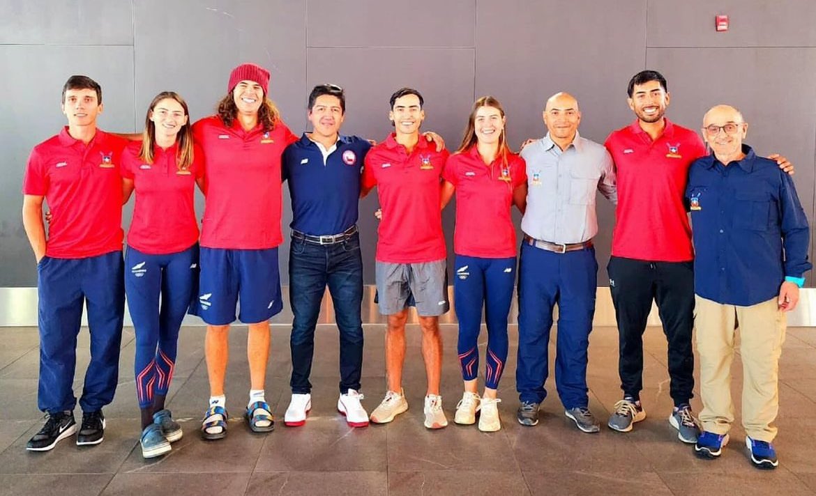¡HAY EQUIPAZOOO! 💪🏻💪🏻💪🏻

El Team Chile 🇨🇱 de Remo 🚣🏾🚣🏼‍♀️ comenzó su viaje hacia Río de Janeiro 🇧🇷, donde disputará el Preolímpico continental (14-17 de marzo).

La delegación estará representada por:
- Isidora Niemeyer/Josefa Vila (doble ligero femenino)
- Eber Sanhueza/César