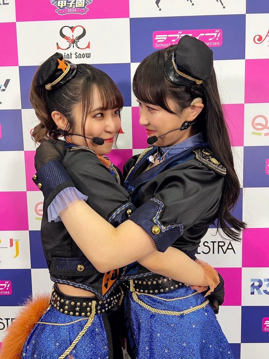 natyaaaaaaan07's tweet photo. あ、あの、あのあのっ、、
わたしは、その、今日、オープニング、、
とんでもないことをしてしまった気がする、、。
あの、もう、すみません、ありがとうございました！！！！！

幸せの4枚どうぞ。
DiverDivaでした🧡💙😇💋
#ユニット甲子園Day2 https://t.co/n9qv9oHqFY
