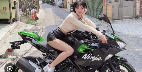 TerryJames41900's tweet photo. mẫu xe dành cho các chị em chân ngắn https://t.co/Krtb2cMLm3